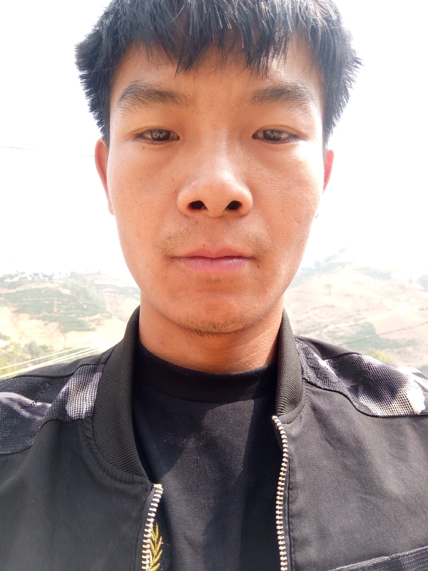 唐伟的第一张照片--华安交友网
