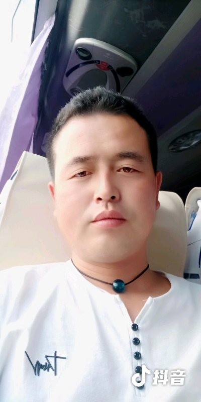 瞬间被爱上的第一张照片--华安交友网