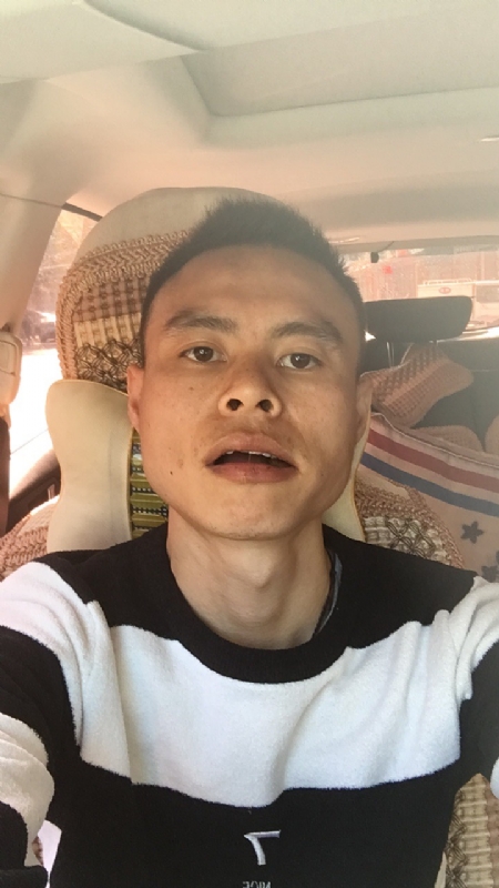 小何的第一张照片--华安交友网
