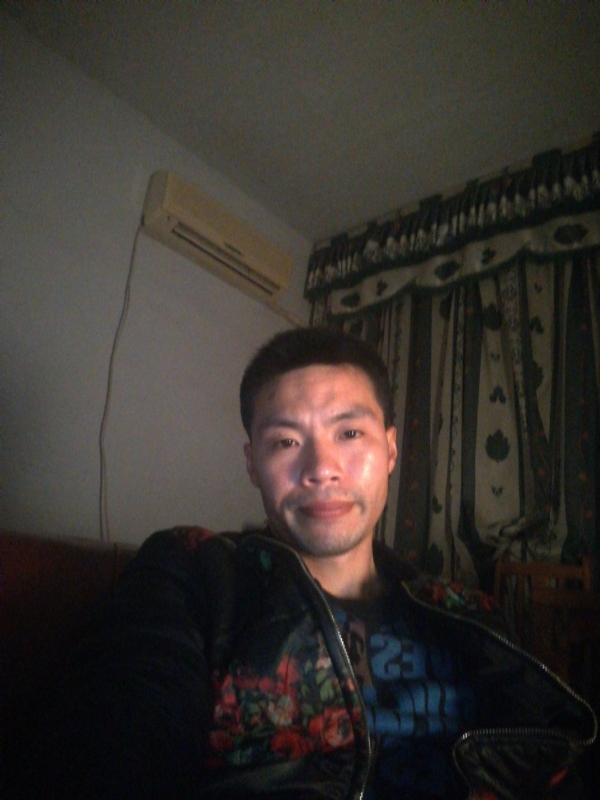 性情男儿的第一张照片--华安交友网