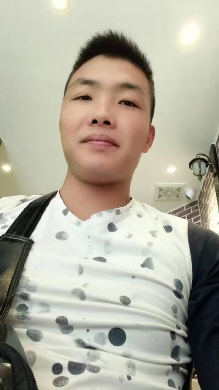吃生蚝的小乖乖的第一张照片--华安交友网