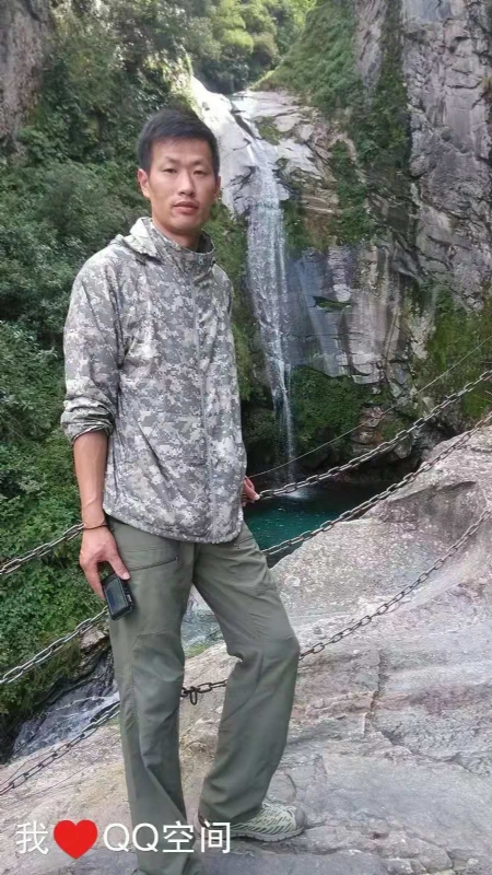 陌颜的第一张照片--华安交友网