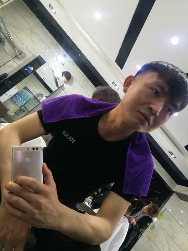 未来可期的我的第四张照片--华安交友网