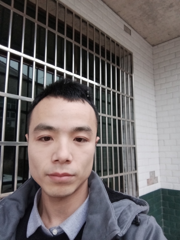 笑得那么开心的第三张照片--华安交友网