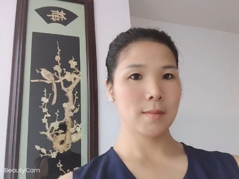 微笑的第一张照片--华安交友网