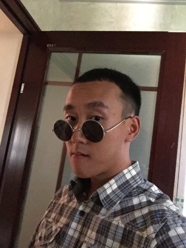 悲喜的第一张照片--华安交友网