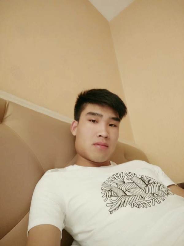 谁不曾孤单上路的第一张照片--华安交友网
