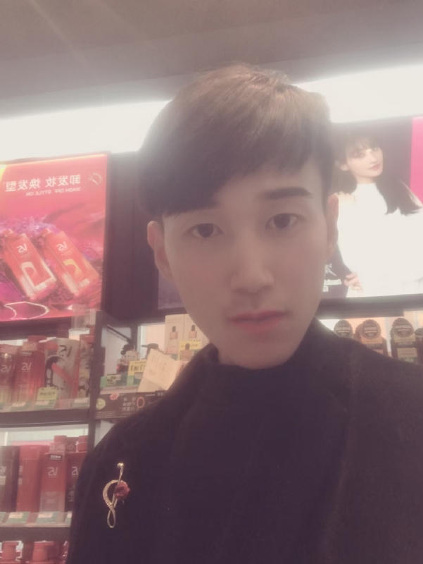 唯美的爱情故事的第一张照片--华安交友网