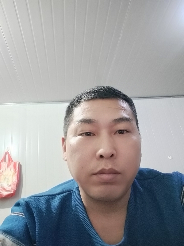 开着拖拉机去兜风的第一张照片--华安交友网