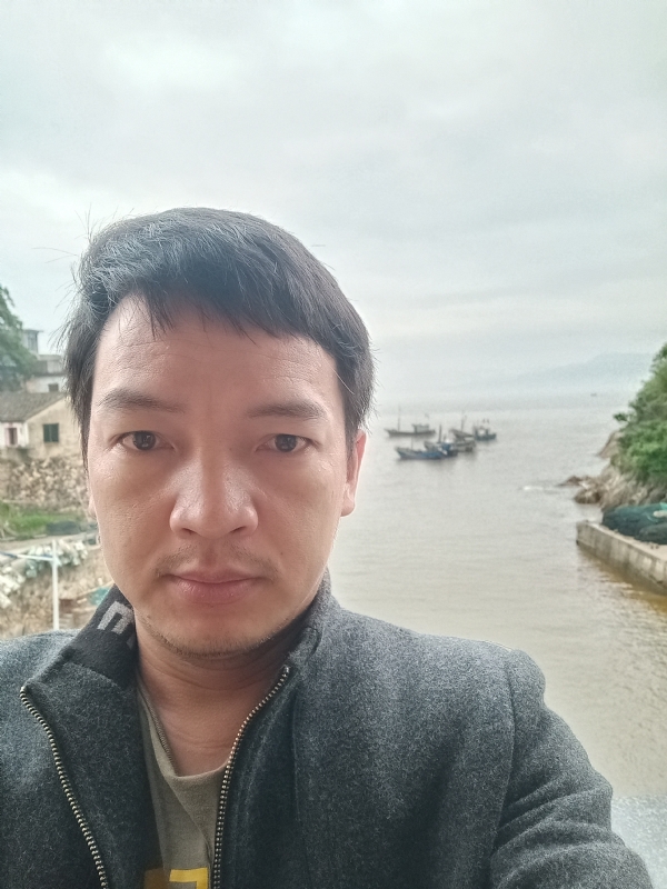 啊亮的第一张照片--华安交友网
