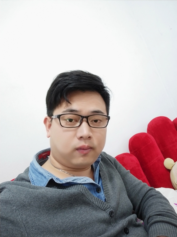 何必在亿的第一张照片--华安交友网