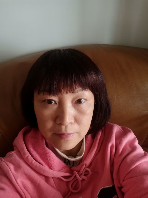 红玫瑰的第一张照片--华安交友网