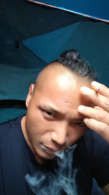 伯爵的第四张照片--华安交友网