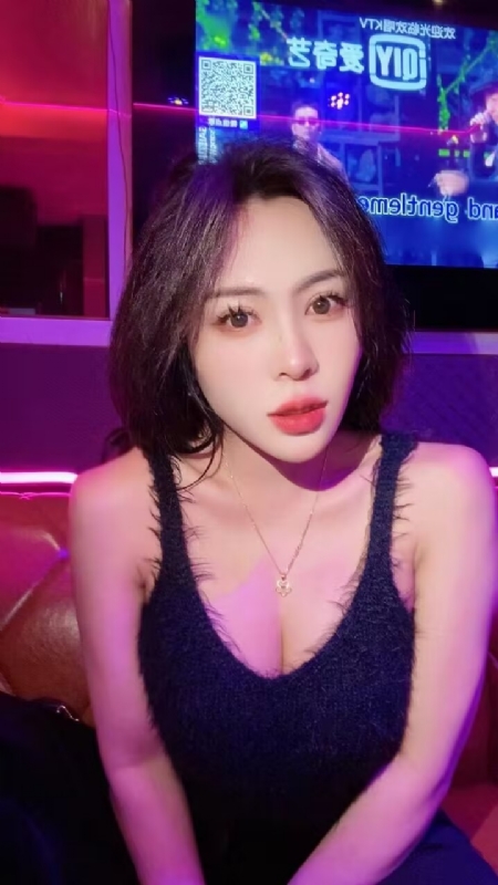 素素可月的第一张照片--华安交友网