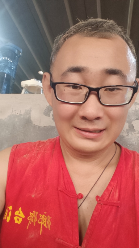 黑黑一笑的第二张照片--华安交友网