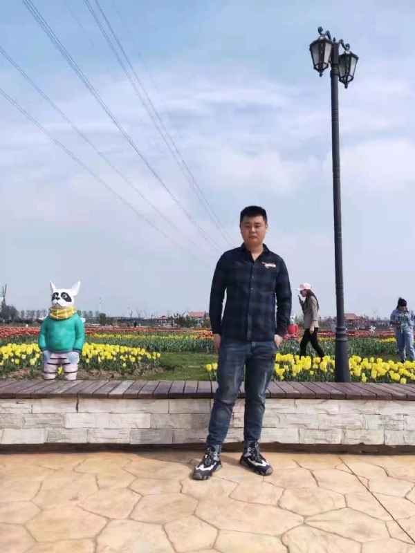 海阔天空的第一张照片--华安交友网