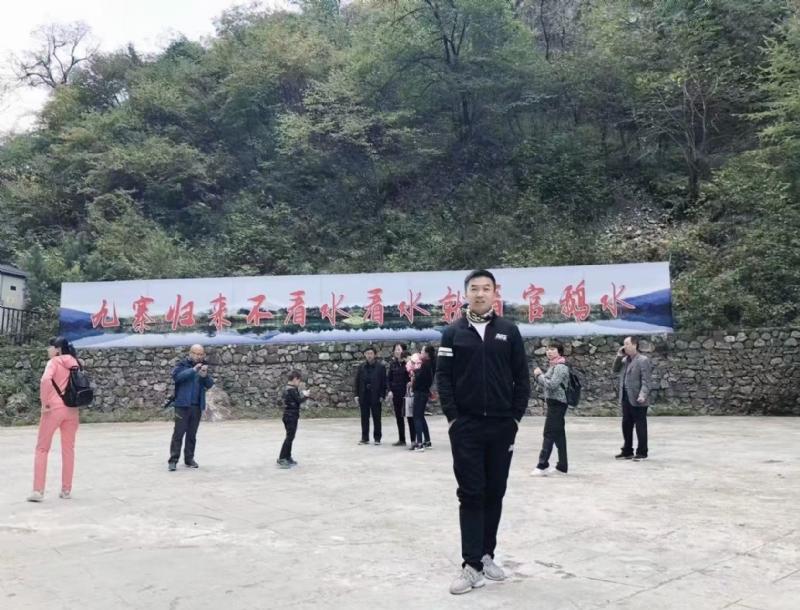 牵手的第一张照片--华安交友网